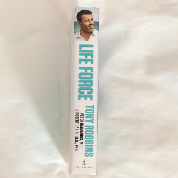 Book Tony Robbin’s - Picture 3 of 3